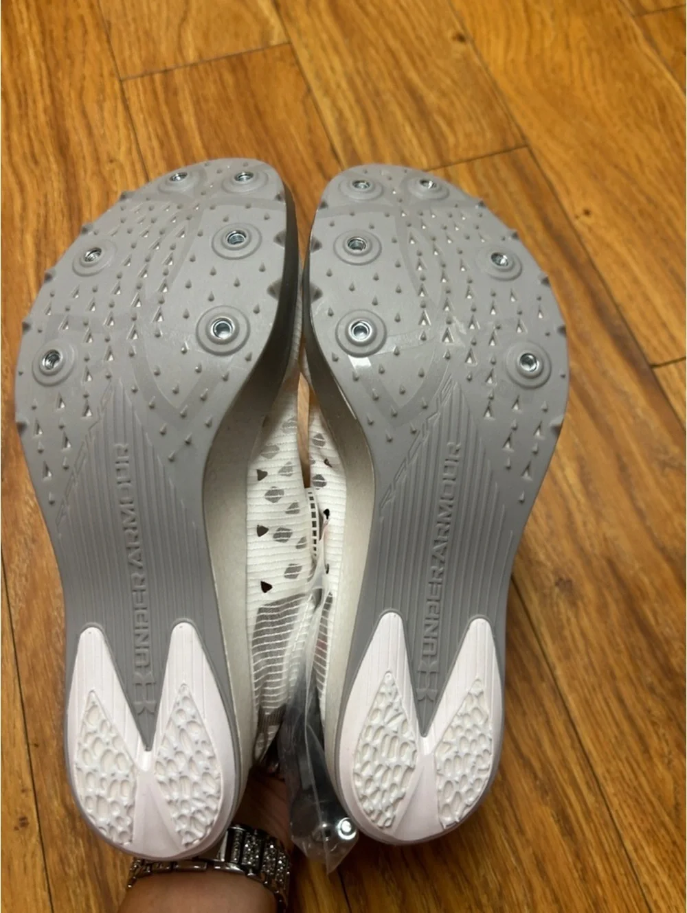 Under Armour Shakedown Elite Breeze White Track & Field Shoes NEW USM 7.5/W9